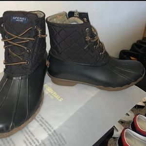 Black womans sperrys